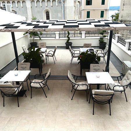 Apartments Villa Mira Kaštela Екстериор снимка