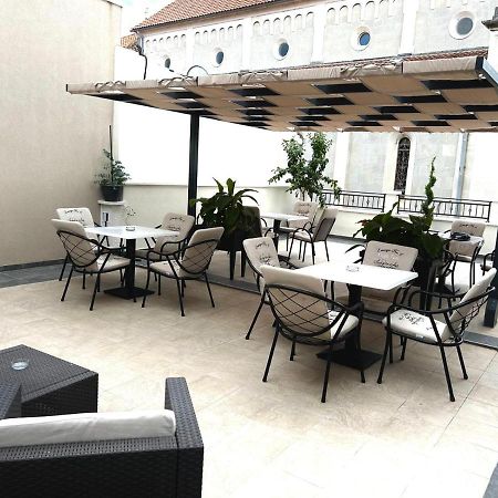 Apartments Villa Mira Kaštela Екстериор снимка
