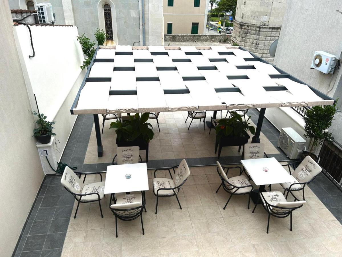 Apartments Villa Mira Kaštela Екстериор снимка