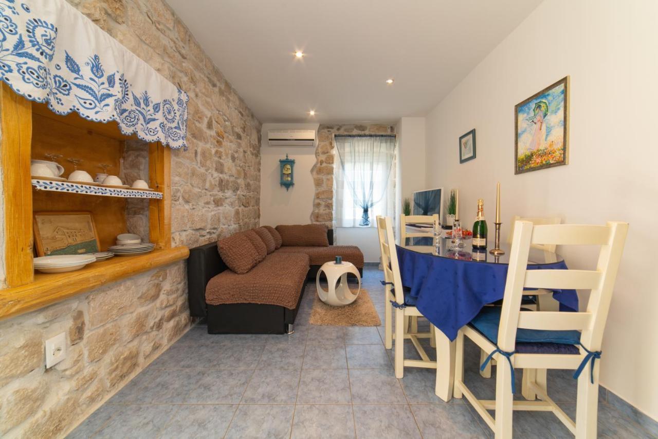 Apartments Villa Mira Kaštela Екстериор снимка