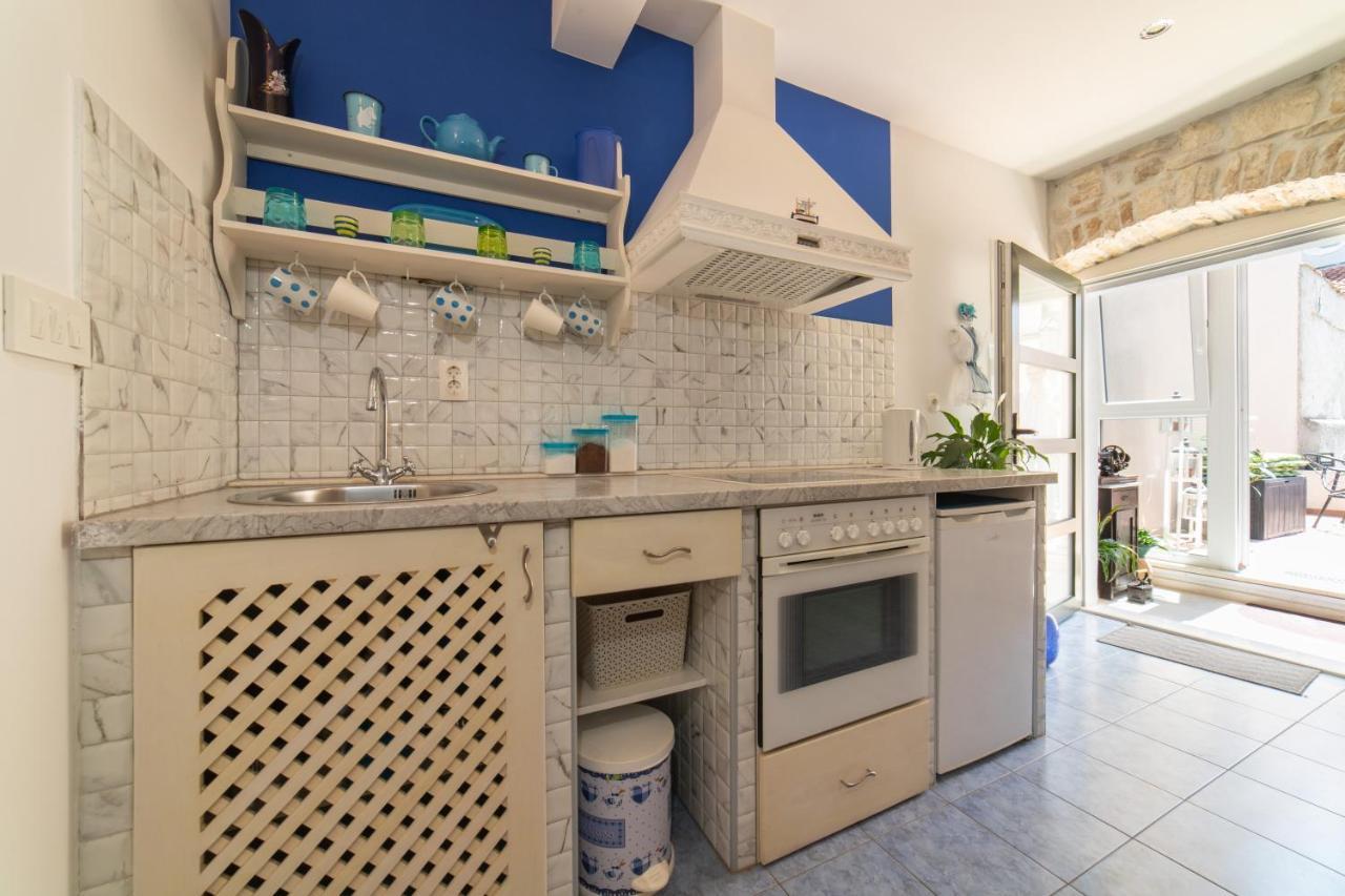 Apartments Villa Mira Kaštela Екстериор снимка