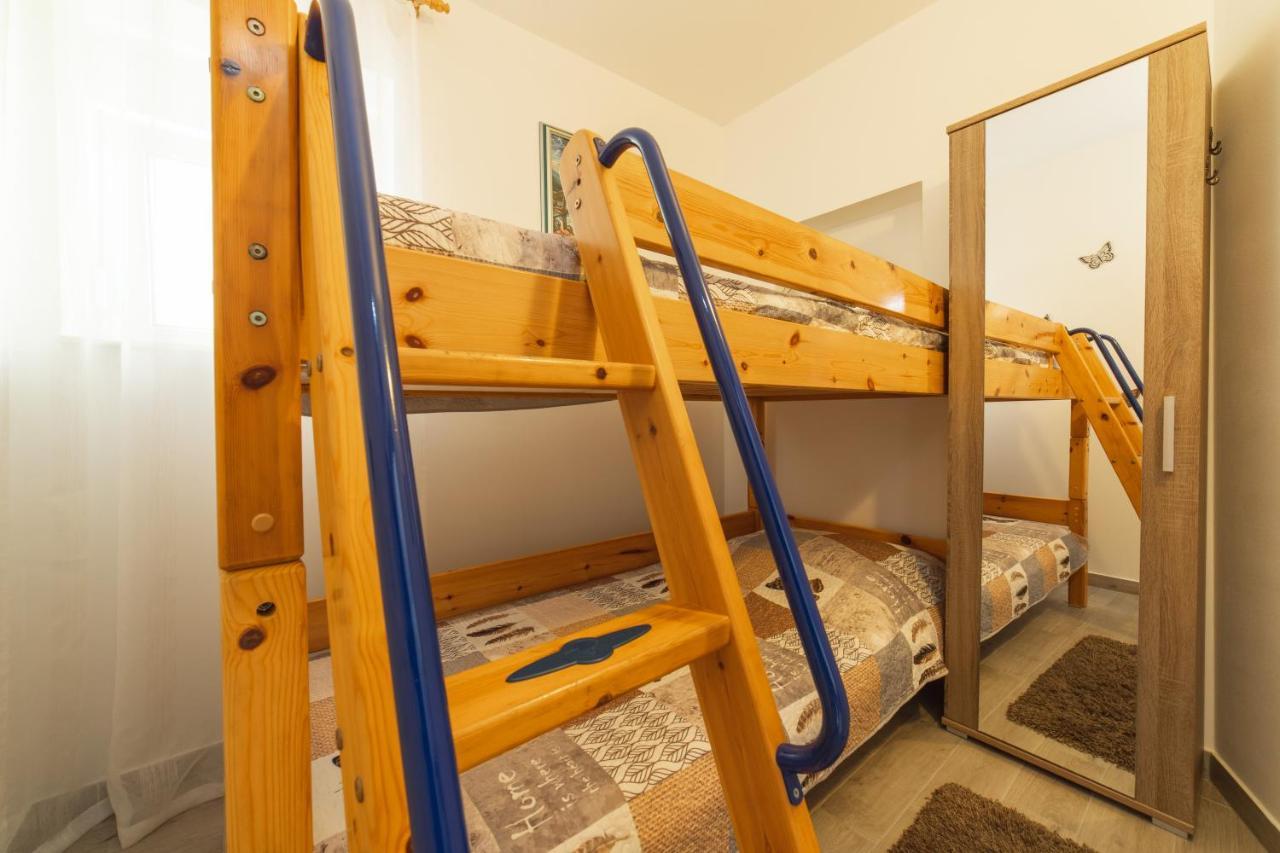 Apartments Villa Mira Kaštela Екстериор снимка