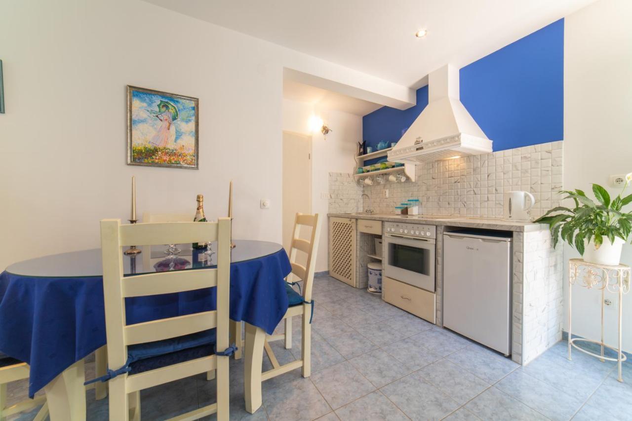 Apartments Villa Mira Kaštela Екстериор снимка