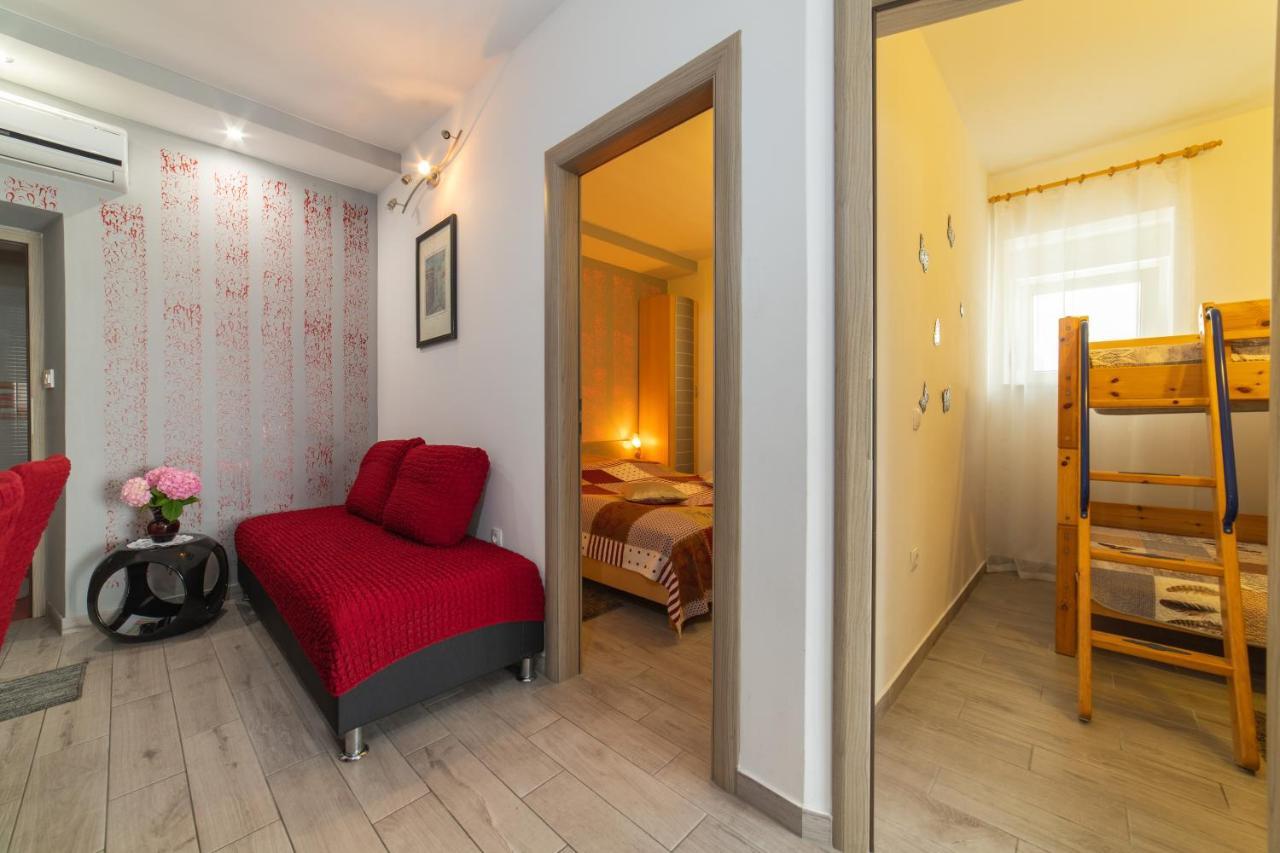 Apartments Villa Mira Kaštela Екстериор снимка