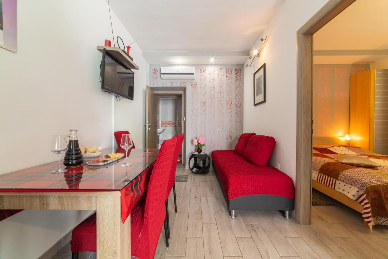 Apartments Villa Mira Kaštela Екстериор снимка