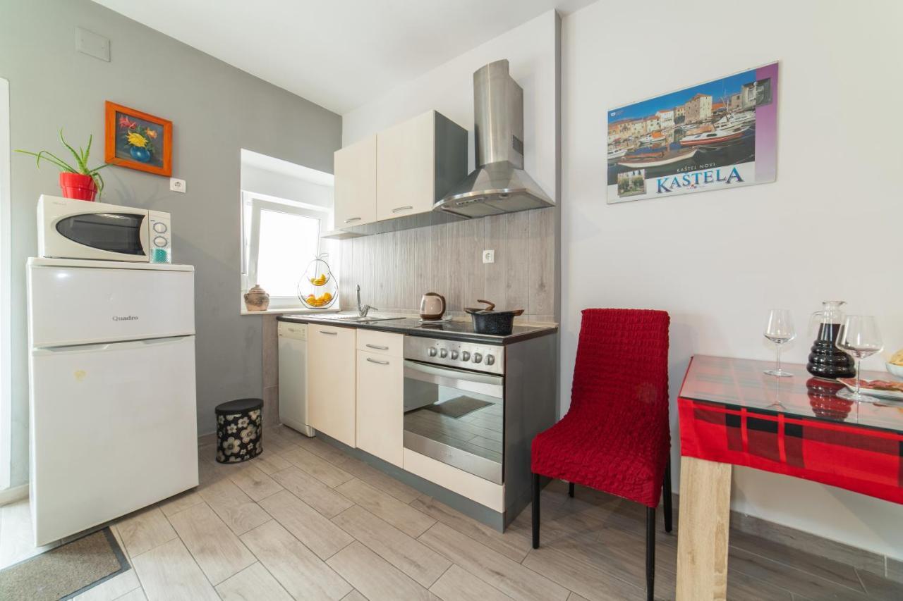 Apartments Villa Mira Kaštela Екстериор снимка