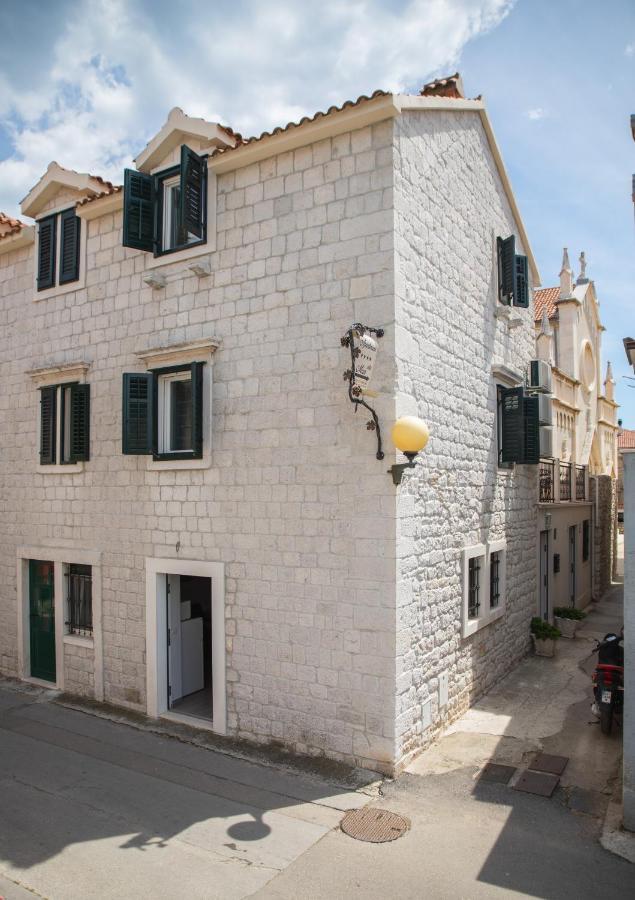 Apartments Villa Mira Kaštela Екстериор снимка